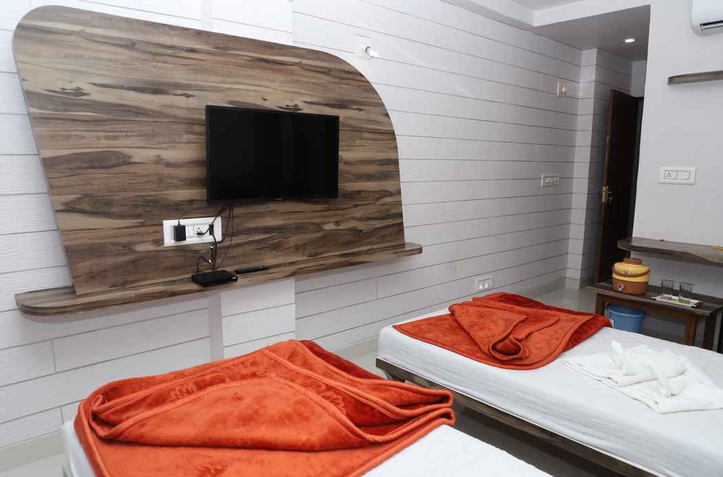 Ac Deluxe Room